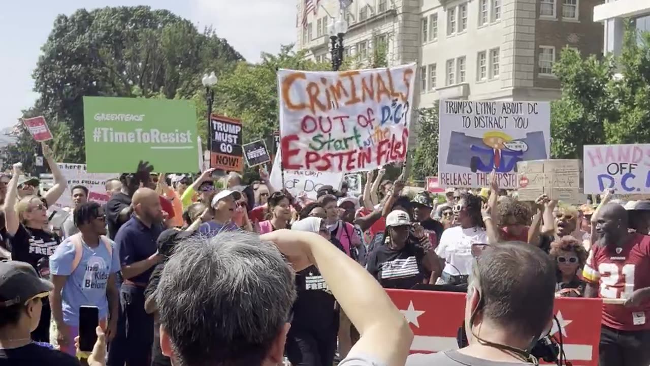 URGENT: A large crowd gathers in Washington to protest Trump's fascist plan to take over the city