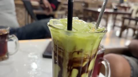 Creamy Avocado Juice with Chocolate Milk – The Ultimate Indonesian Treat!