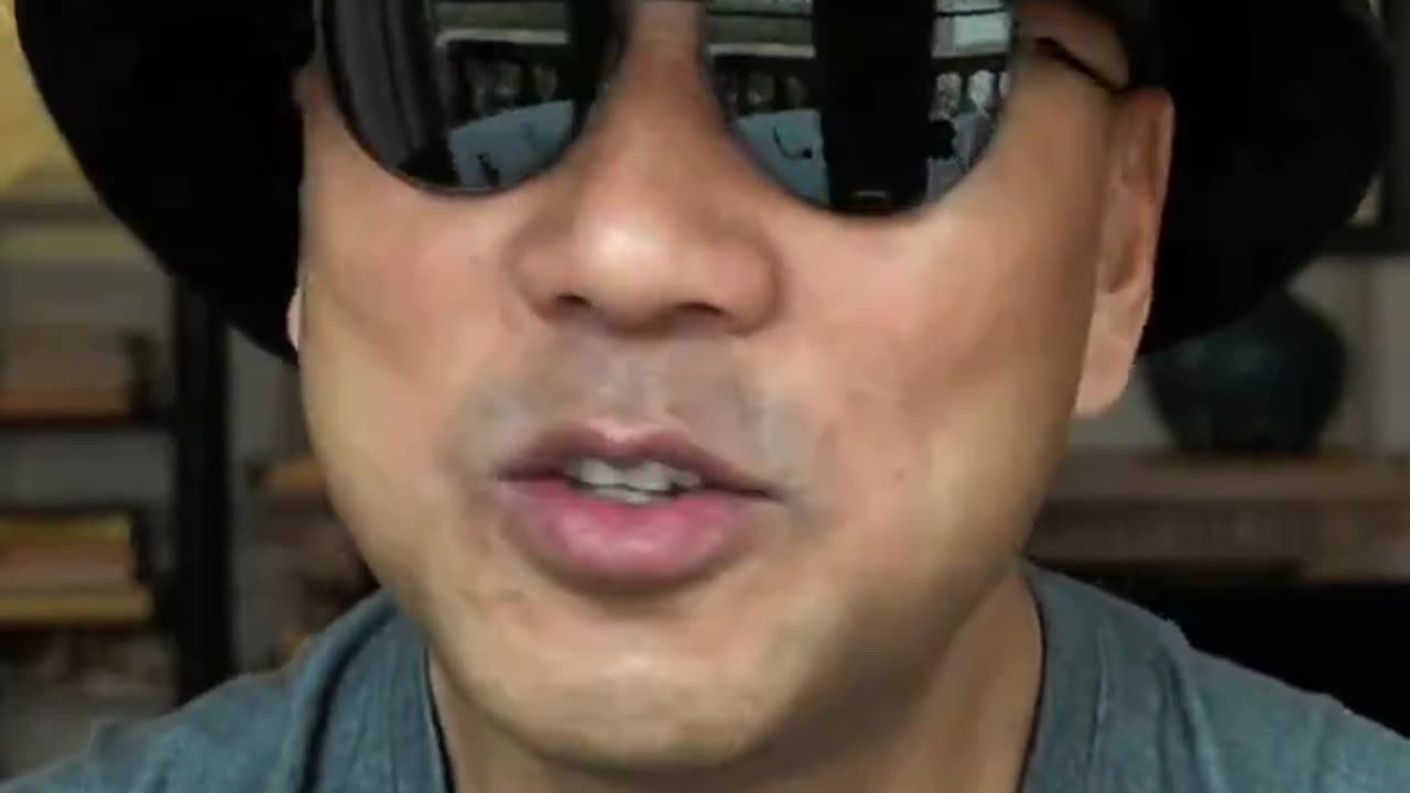 20191110文贵先生直播：共产党在玩十个瓶子一个盖， #帽中帽 的游戏。只要相信共产党，还在贪婪，还寄希望于共产党，你就会倒霉！