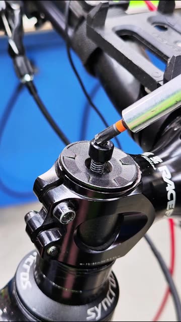 Super Fast Bike Fork Installation.