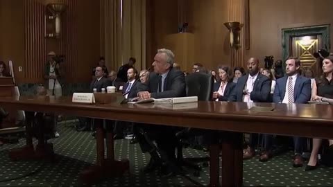 Wyden challenges RFK Jr. in D.C. Senate hearing on CDC turmoil, vaccine restrictions