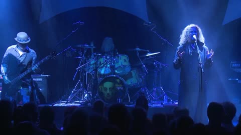 Pins and Needles...Double Vision - Arena (live)