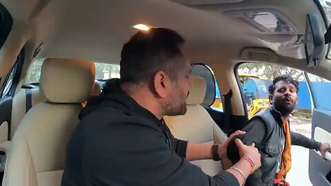 केला_🍌_खाओ_पहले_Car_Prank🤣🤣
