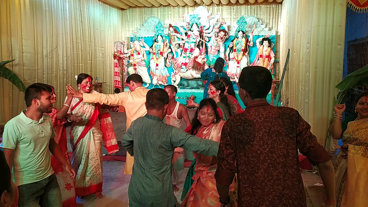 দুর্গাপূজার নাচ