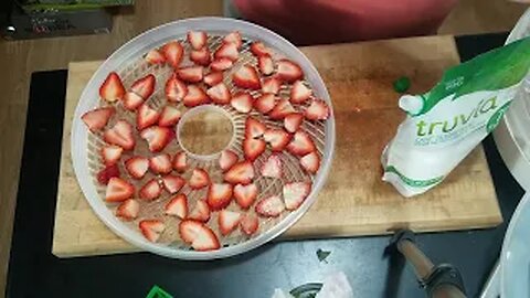 Dehydrating Strawberries