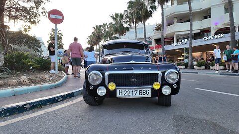 A Blast from the Past 💥 Insanely Cool Retro Ride