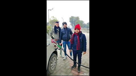 donon bhai kar Lekar Aaye hai