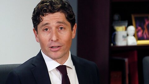 He's Gonna SPEW: Watch Mayor Jacob Frey's Face As He Devours Somali Meal In Defiance Of Trump