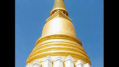 Hermosa pagoda dorada