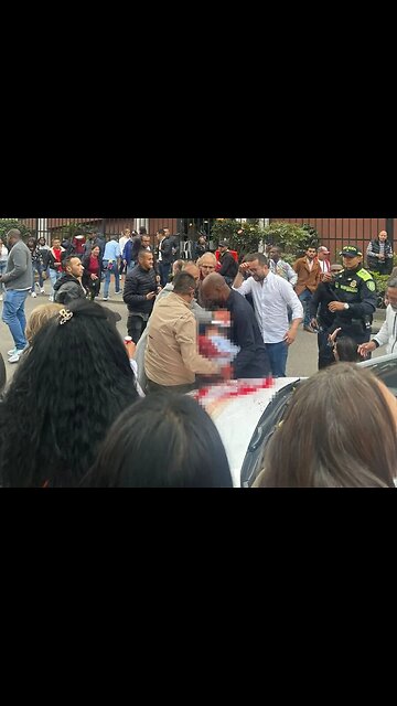 Momento en que el sicario atenta contra el opositor Miguel Uribe Turbay