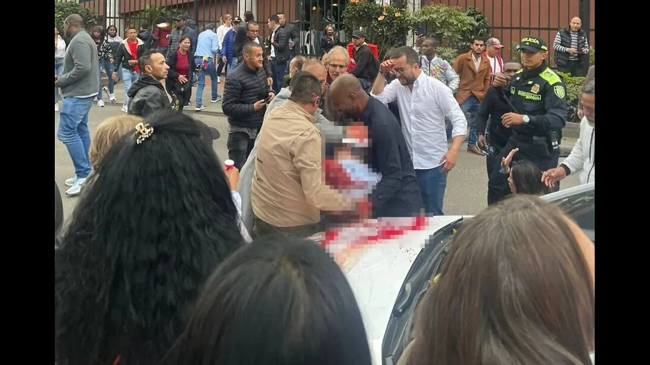 Momento en que el sicario atenta contra el opositor Miguel Uribe Turbay