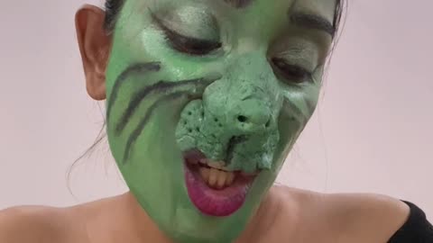 Grinch makeup tutorial —jim carrey grinch makeup #grinchtiktok