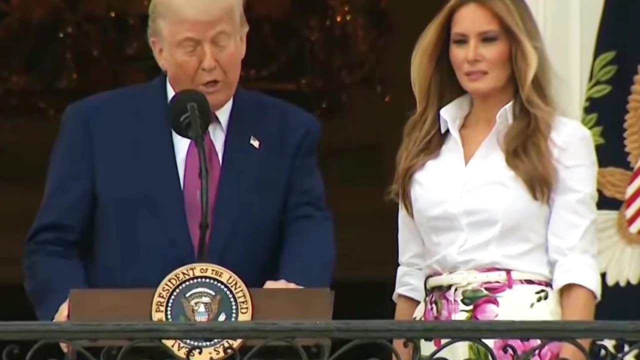 SHE LOOKS SO BEAUTIFUL THIS EVENING!!!❤️😍😍😍