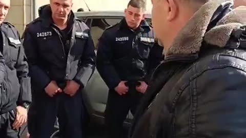 Преди протеста срещу корумпираната власт - МВР пази МВР (клип 4)