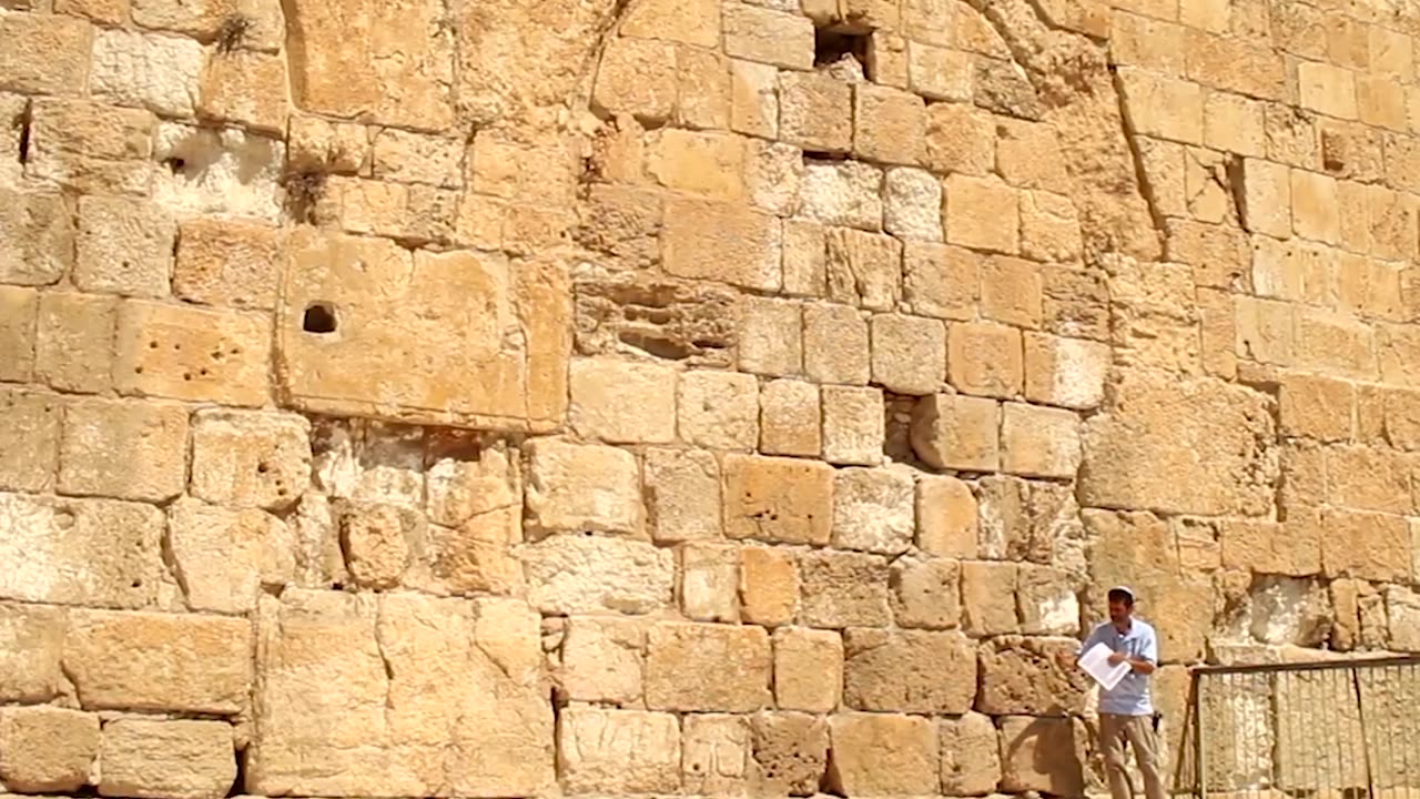 This Miracle at the Temple Gate Will Amaze You