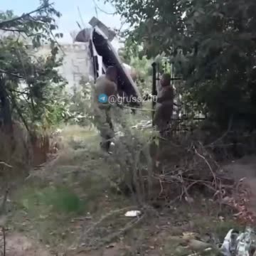 Russian Commander Trying to Encourage Refusniks(I'll Spare You The Three Other Videos)