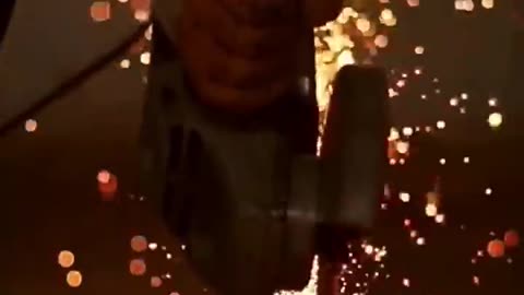 Why Do Grinders Make Sparks¿ 💥 It’s Not Just for Show!