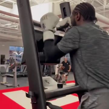 Turki Alalshikh Shows Support for Terence Crawford Before Canelo Álvarez Fight