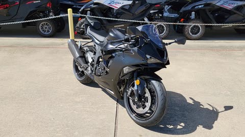 2024 KAWSASKI ZX6R 636 IN BLACK WALK-AROUND