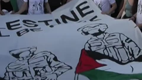 Thousands gather in Athens to protest against Israel - Middle East Eye