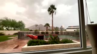 Huge dust storm over Arizona airport grounds flights
