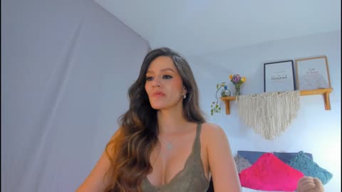 Chill Chat with a Pretty Babe in Her Room