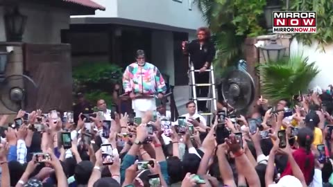 Amitabh Bachchan Greets Fans Outside His Residence, Jalsa, Surprises Them With Special Gifts