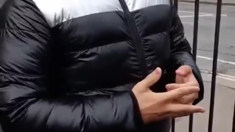 Man Caught in London Sting Attempting to Groom a 13-Year-Old Girl 🚨🇬🇧