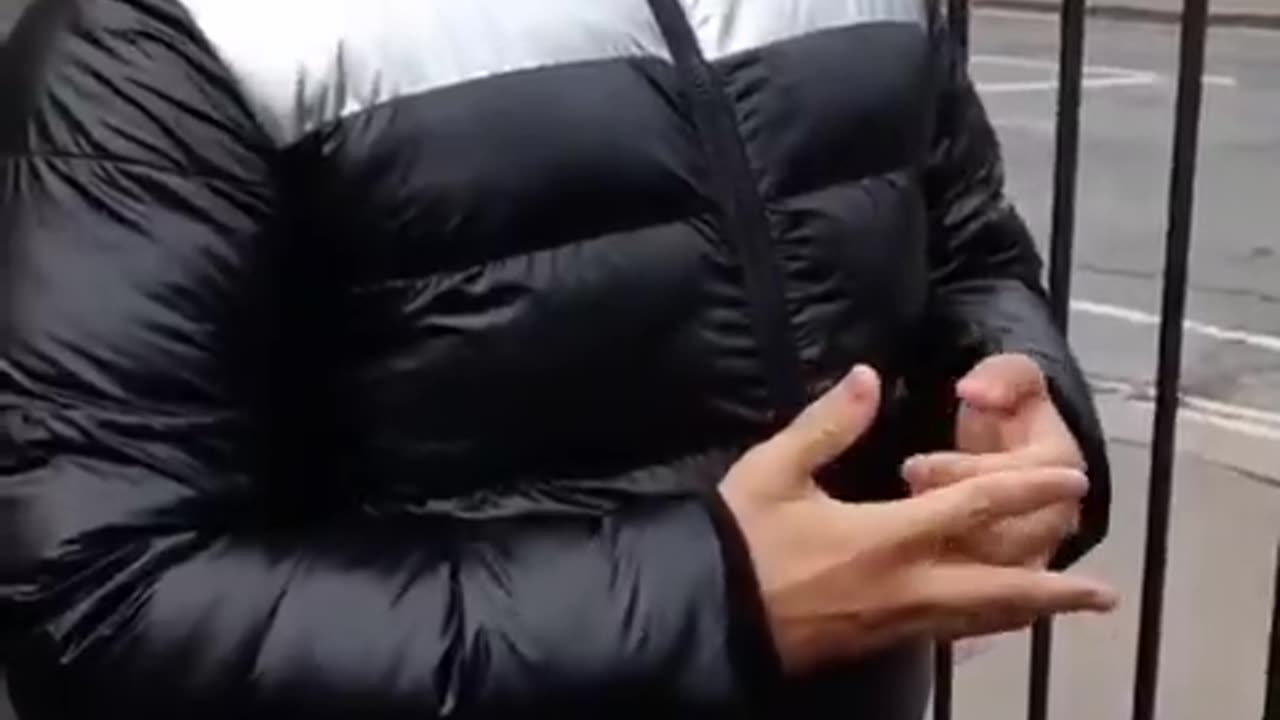 Man Caught in London Sting Attempting to Groom a 13-Year-Old Girl 🚨🇬🇧