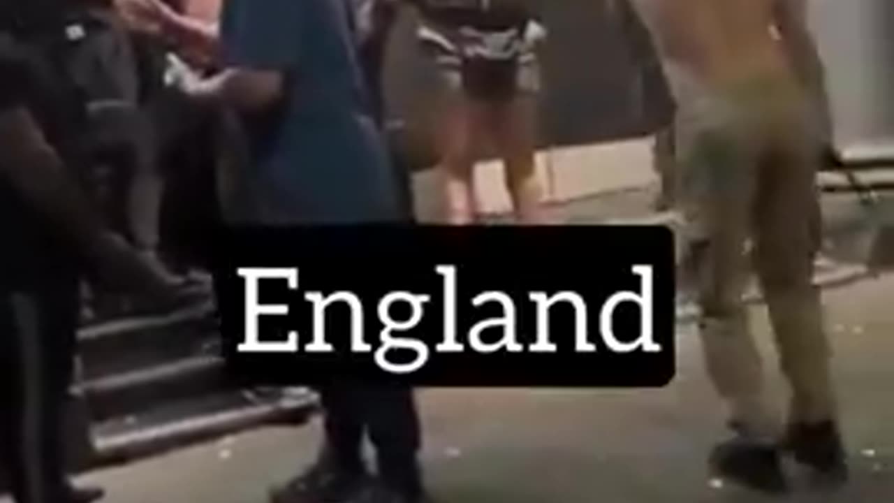Native British Man knocks out a loudmouthed Mudslime invader This is the way folks