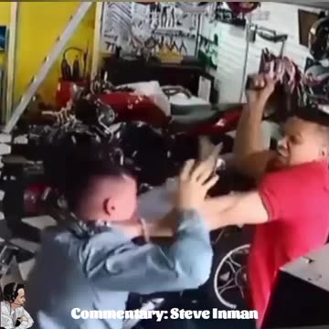 Victim disarms a robber