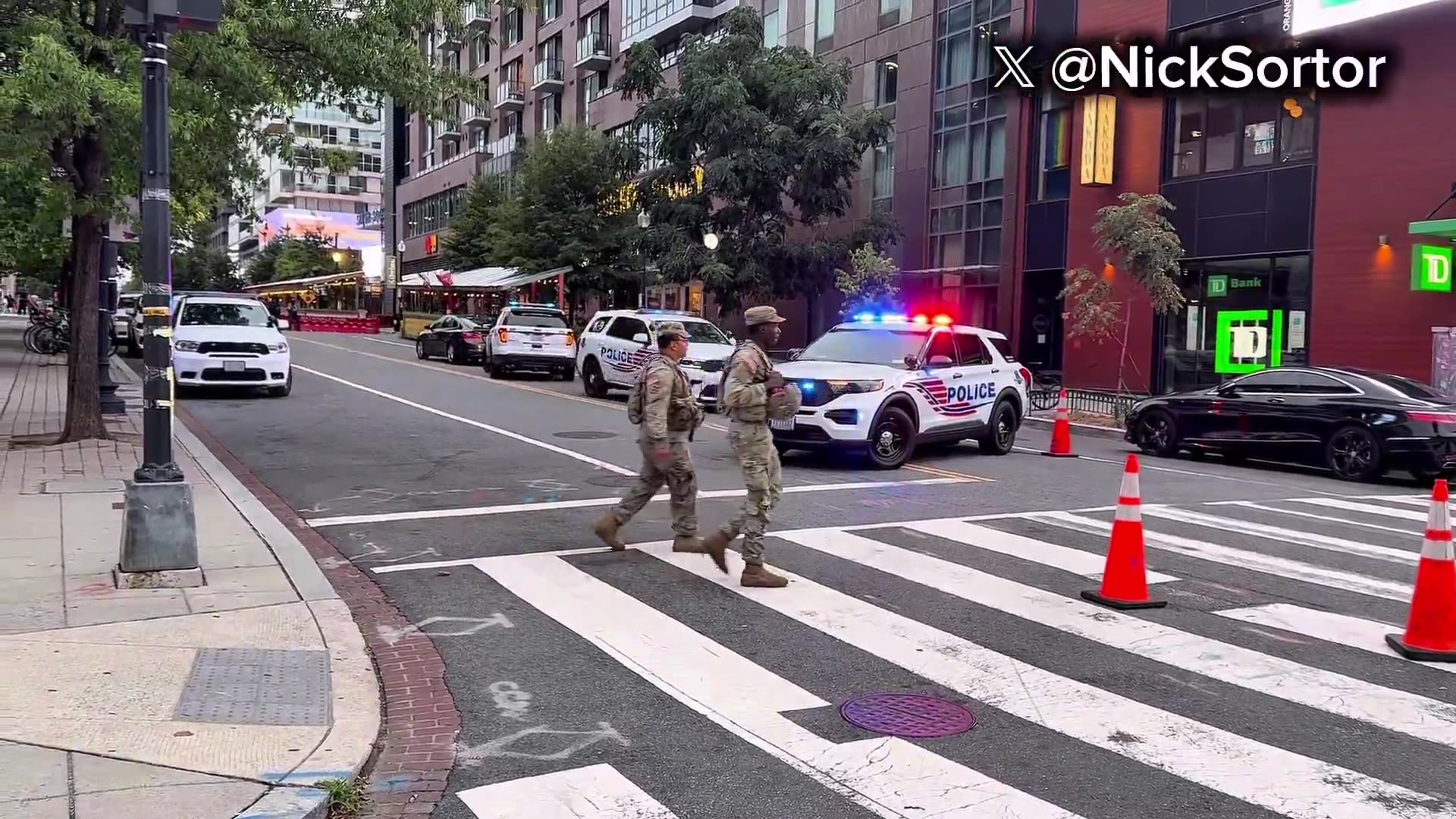 🔥National Guard troops have been mobilized in the Navy Yard neighborhood of DC