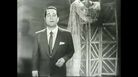 Perry Como - Portrait Format - Tell Me Why (Live on TV, 1952 Performance)