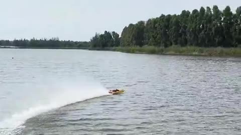 RC Speed Boat