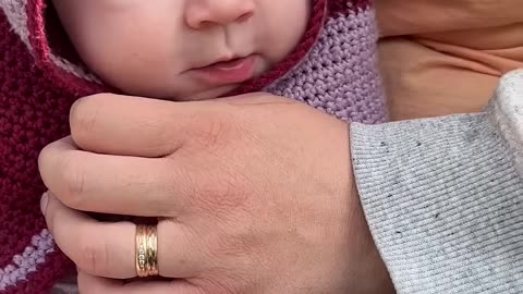 baby kayla’s chilly day adventures outside! ❄️👶