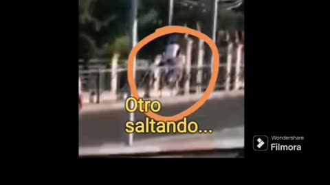 Repartiendo jamón a unos pelobrocoli