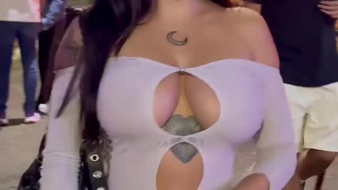 Front or back ? Around medellin 💖