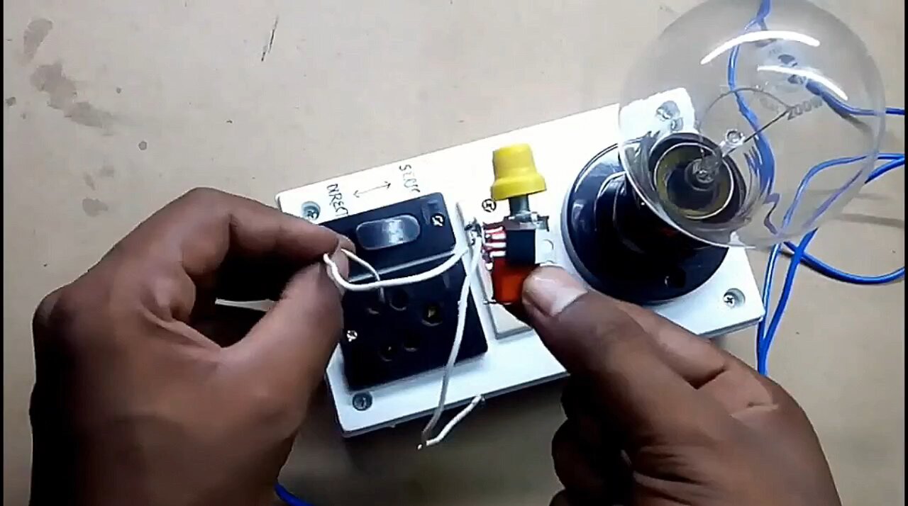 How to Assemble a Homemade AC Voltage Regulator. #Electronics #CircuitDesign #Electrical #DIYProject