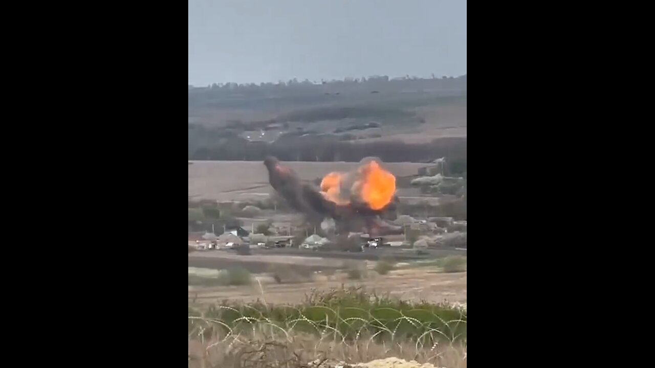 Russian FAB-500 Bomb Strikes Ukrainian Positions in Kharkiv | Massive Explosion