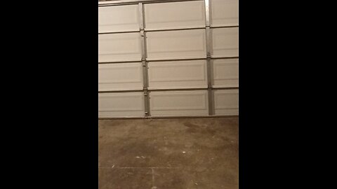 Pose inspirée des arts martiaux.