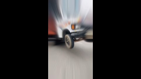 DJ Bhari hone ke Karan doston gir gaya hai