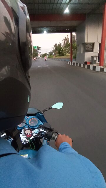 HONDA CBR 150R CBU OLD Thailand walking road pangandaran beach