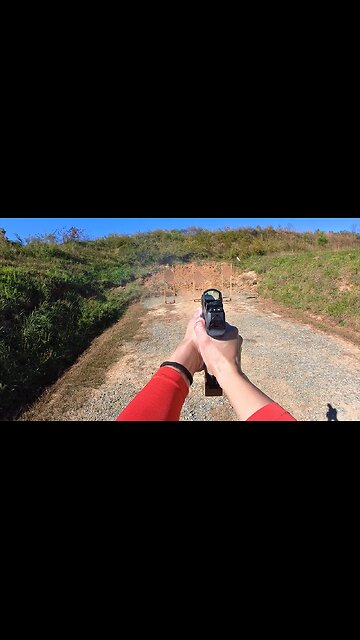 USPSA one-handed shooting | shooting sports | Gabby Franco #topshot