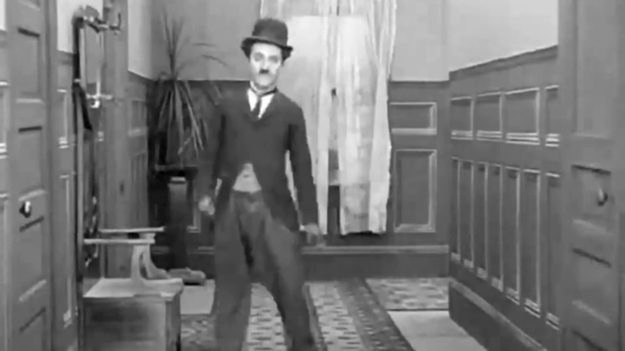 Charlie Chaplin's Funniest Scenes