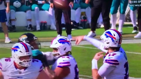 Jaguars Defense is putting a beating on Bill QB Josh Allen 1st half so far.