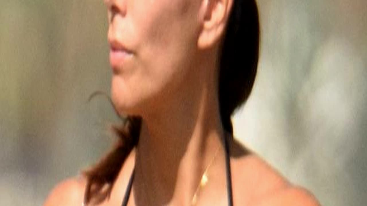 Eva Longoria Shows Off Jawdropping Figure in Stri