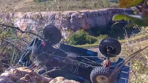 "...race's runnin' hot, hill gets a little TESTI..." 🤣 SUBSCRIBE! Axial SCX10 III Pro-Line '82 Chevy