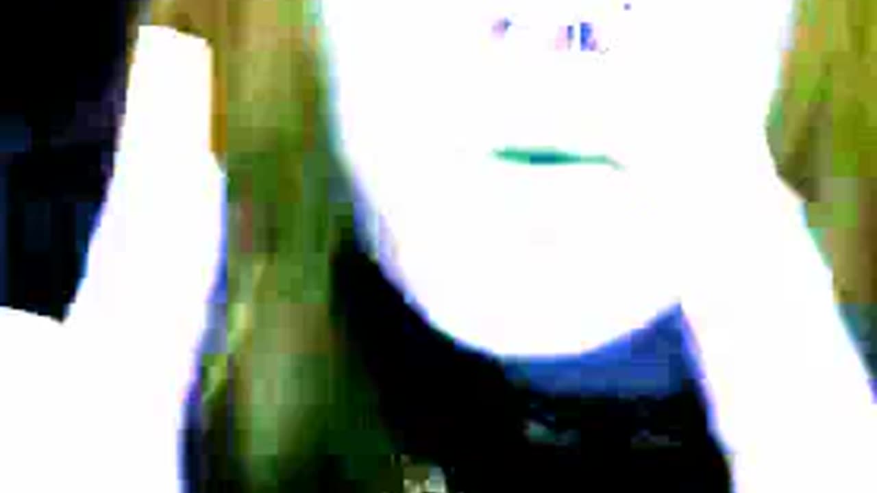 !!! SINGING CATWOMAN - CRAZIEST VIDEO EVER :)
