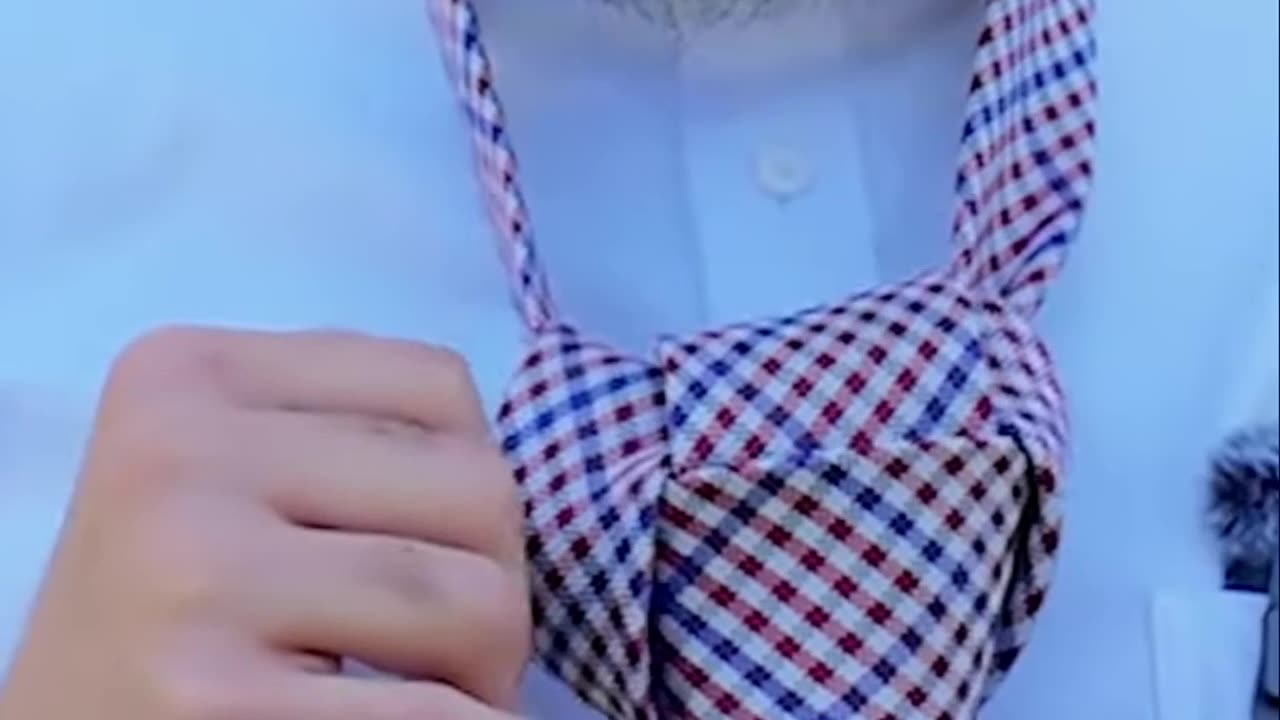 🎩 How to Tie the LINWOOD Knot in under 60 Seconds 💼