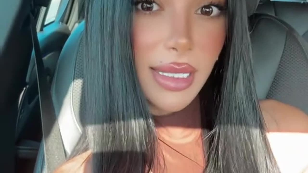 Macja ia ‘preu’ rrugën, Kaderi kërkon ndihmë nga fansat